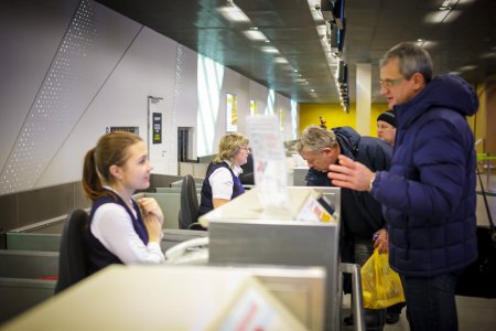 Авиакомпании привозят пассажиров в Брюссель на автобусах