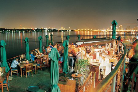 7 интересных фактов о  ресторане "Dubai Creek Club Boardwalk", Дубай, ОАЭ