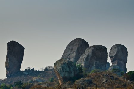 Чёрные камни Пунго-Андонго
